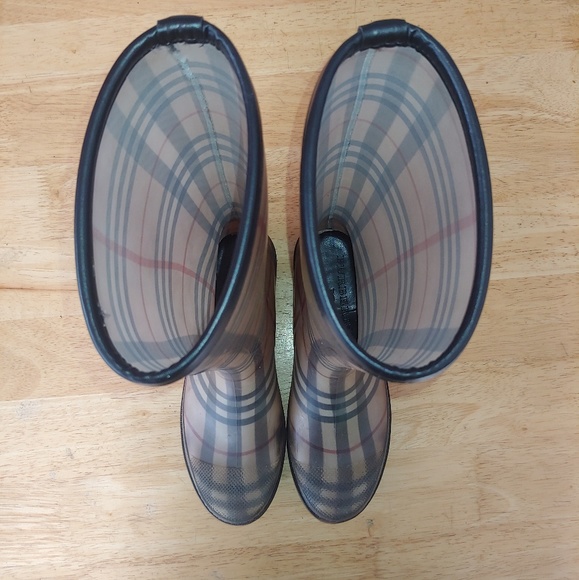 Burberry classic checked Rain Boots. - Picture 5 of 8